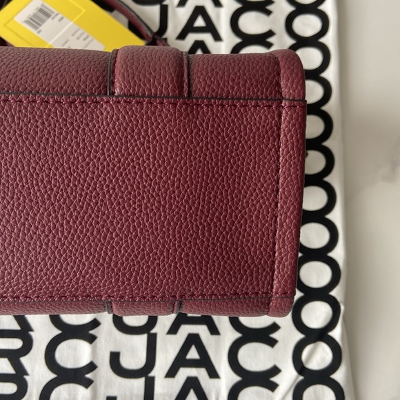 Marc Jacobs Logo Print Tote Bag In Red - Picture 9 of 10